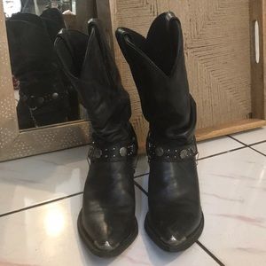 Durango 11” western pointed boots